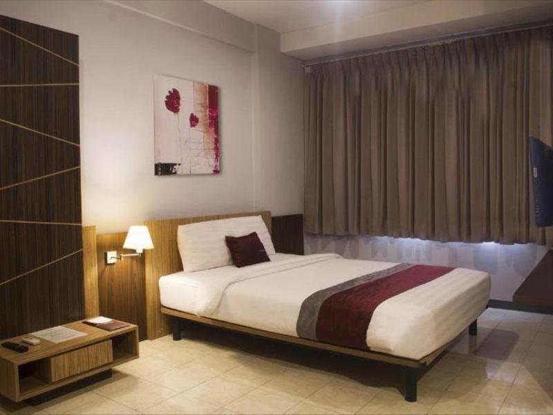 Valore Hotel Cimahi Extérieur photo
