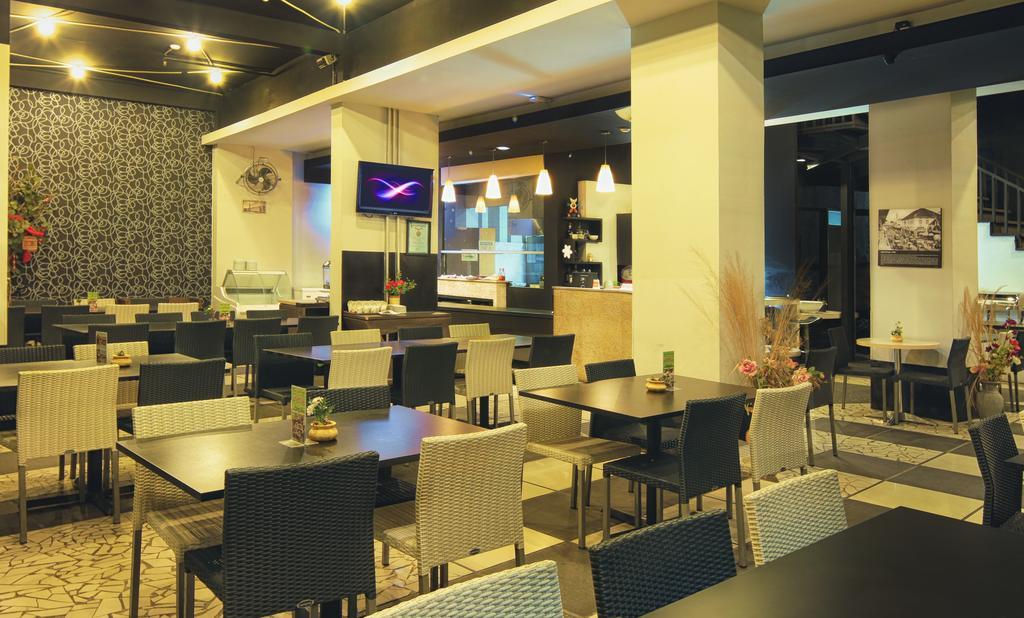 Valore Hotel Cimahi Extérieur photo