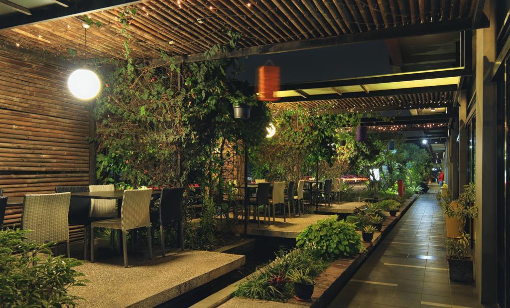 Valore Hotel Cimahi Extérieur photo