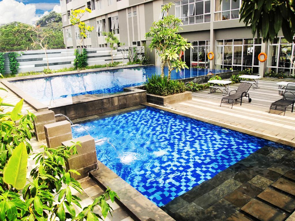 Valore Hotel Cimahi Extérieur photo
