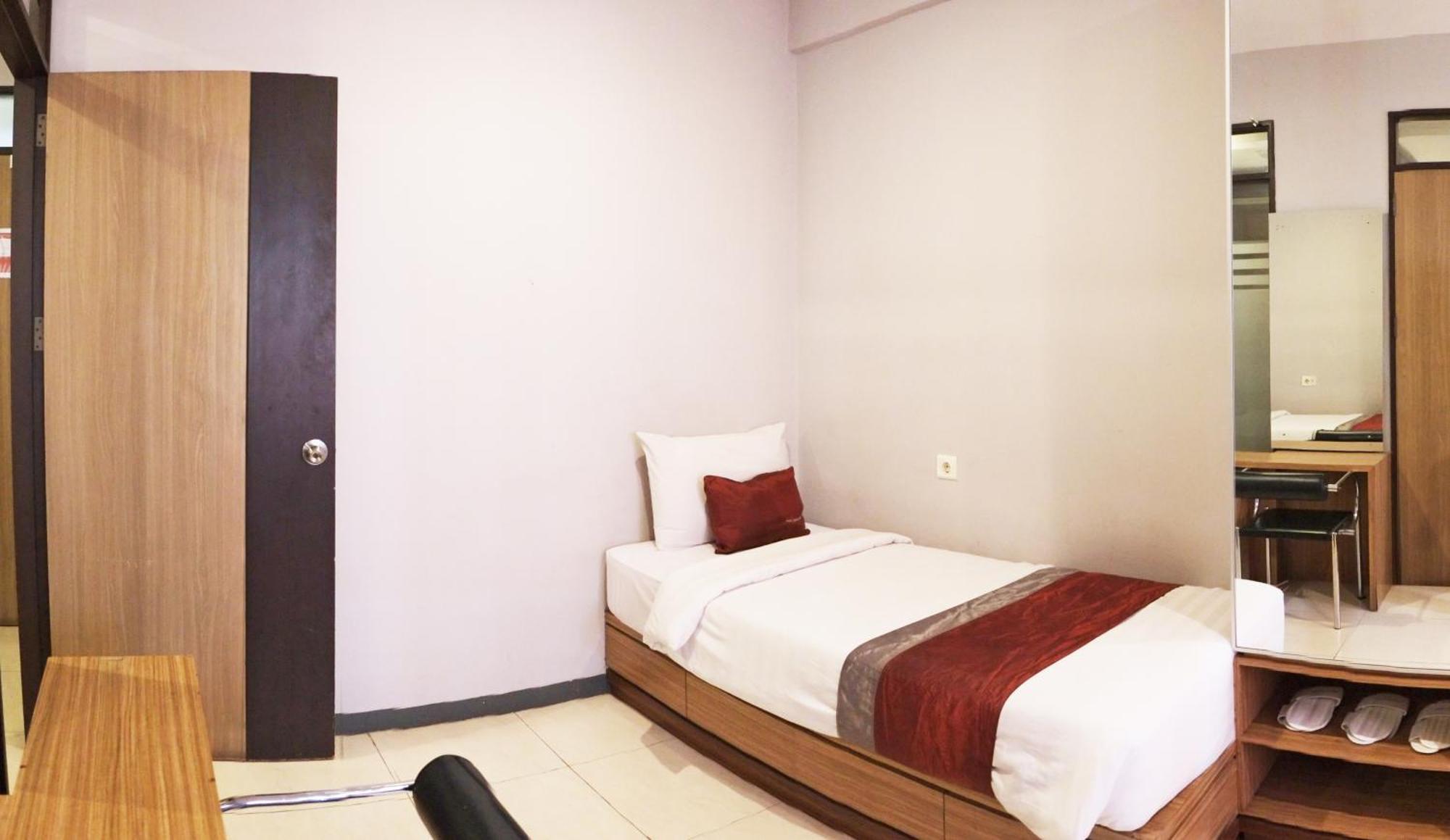 Valore Hotel Cimahi Extérieur photo