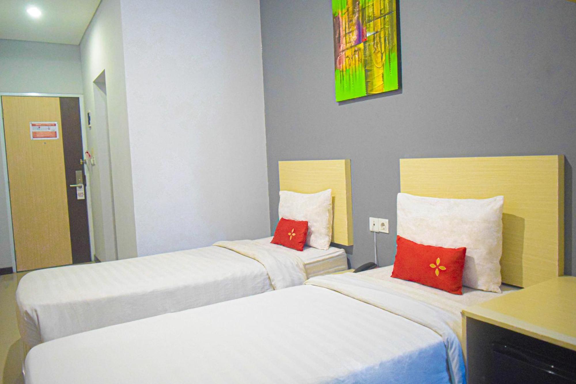 Valore Hotel Cimahi Extérieur photo