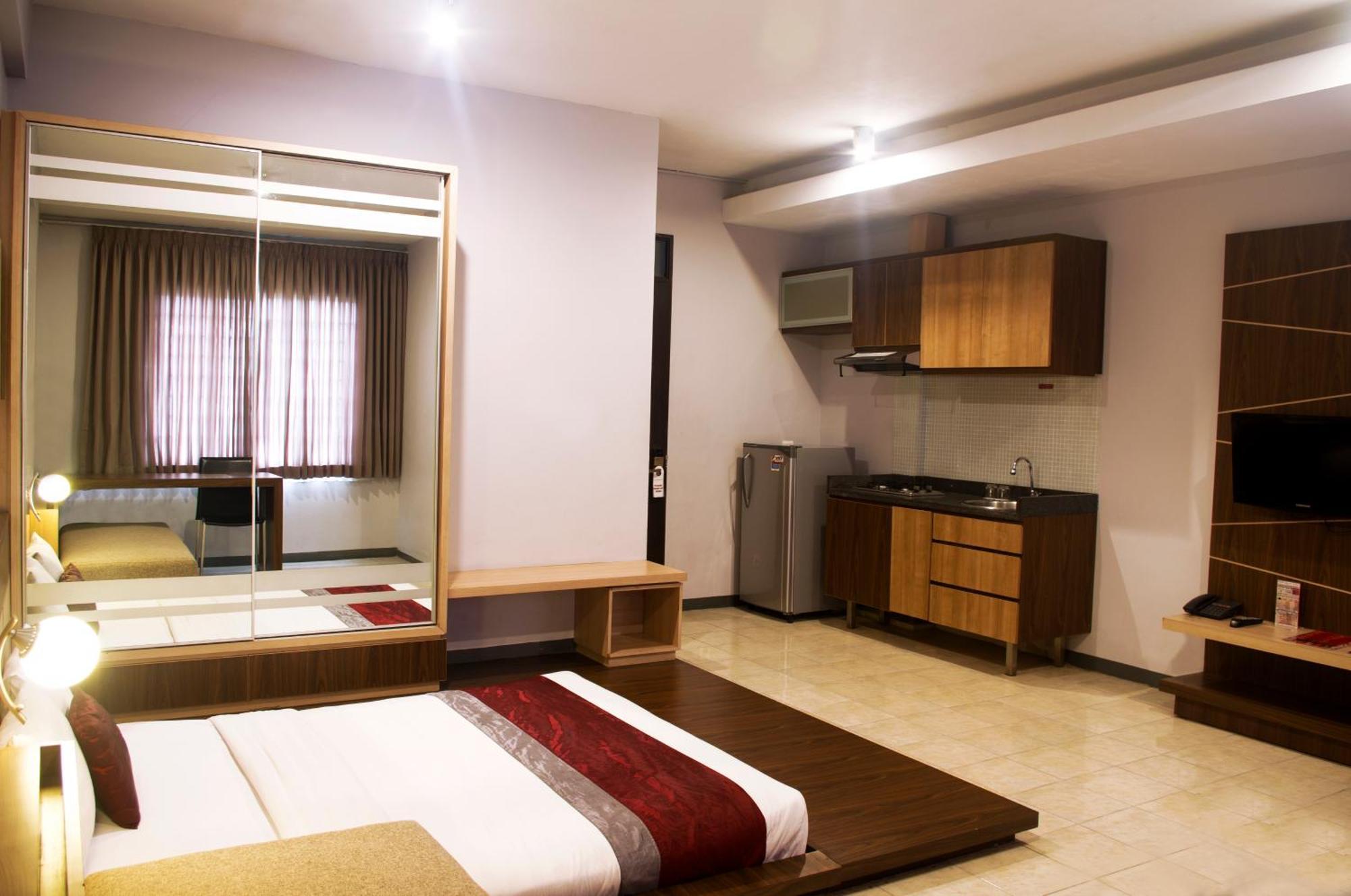 Valore Hotel Cimahi Extérieur photo