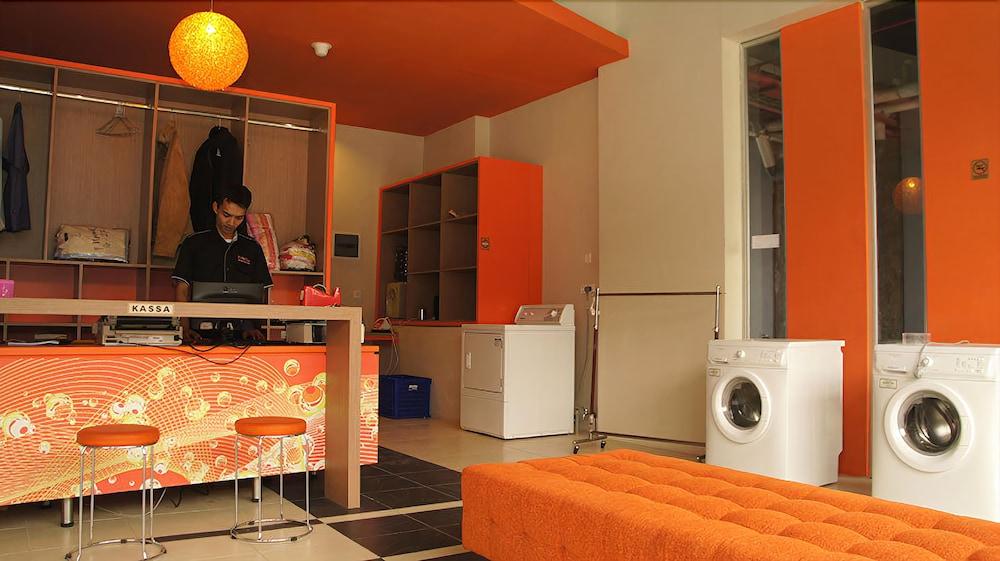 Valore Hotel Cimahi Extérieur photo
